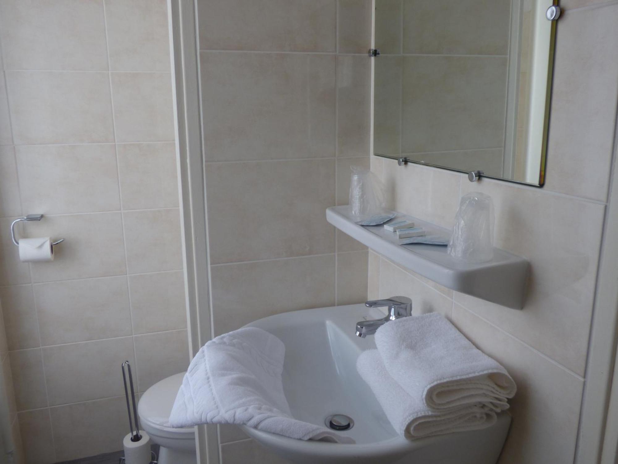 Hotel Saint Jean Vals-les-Bains Szoba fotó