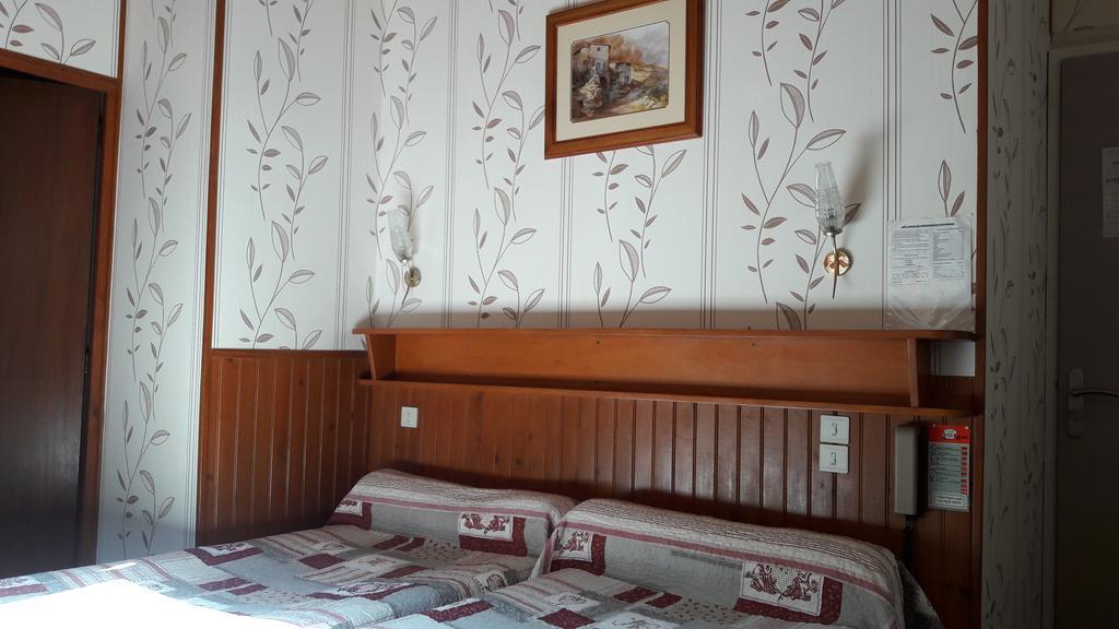 Hotel Saint Jean Vals-les-Bains Szoba fotó