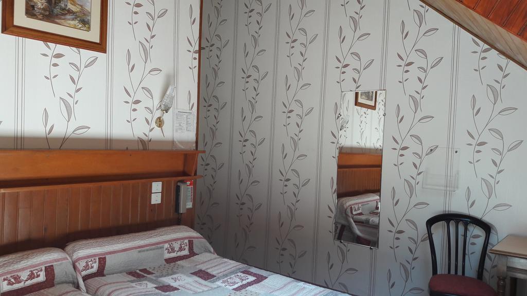 Hotel Saint Jean Vals-les-Bains Szoba fotó